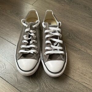 Converse Low tops